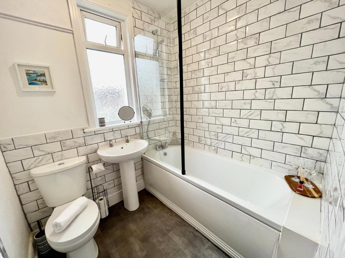 Portsmouth 3 Bedroom Getaway, Sleeps 6 Экстерьер фото