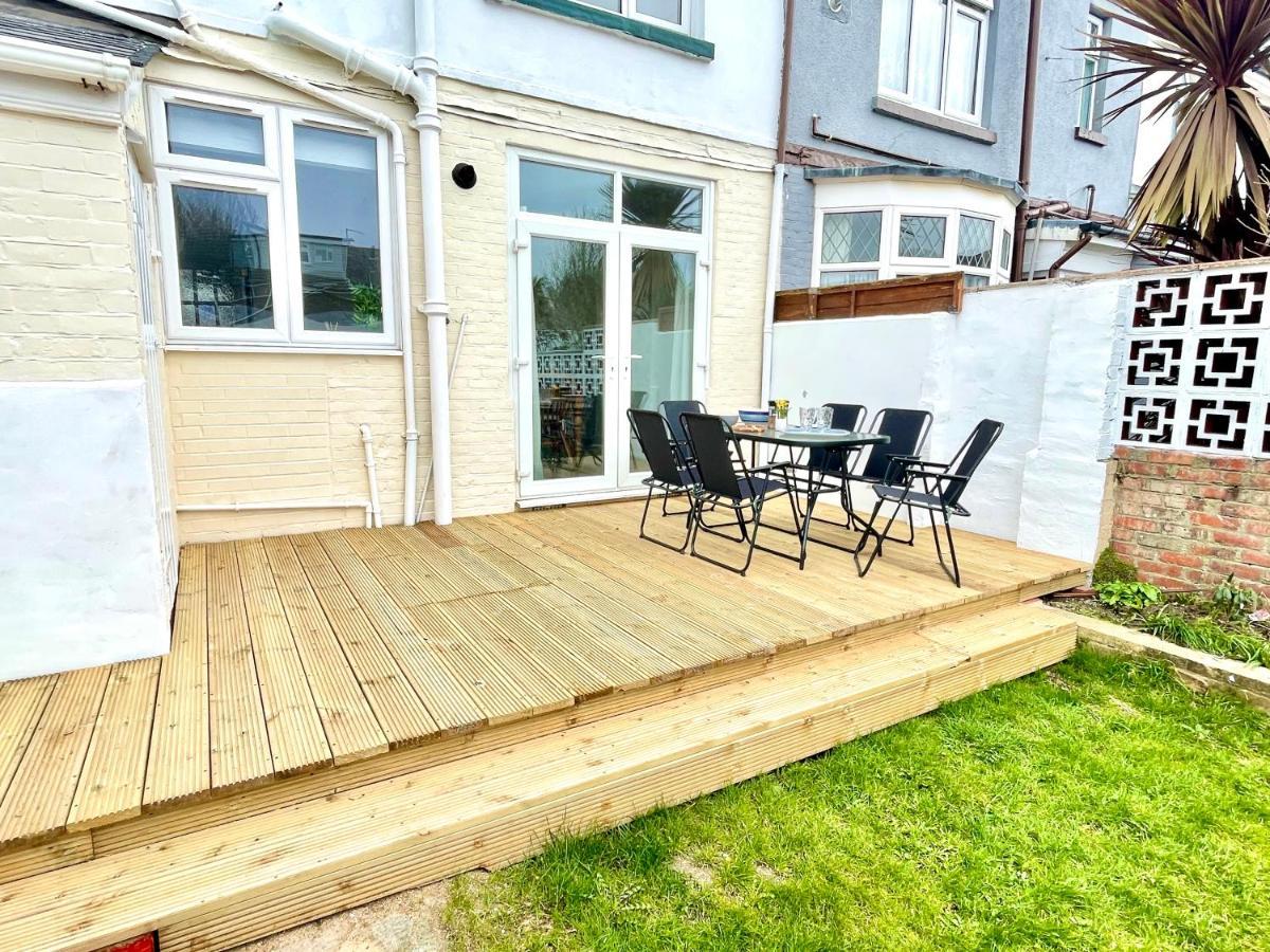 Portsmouth 3 Bedroom Getaway, Sleeps 6 Экстерьер фото
