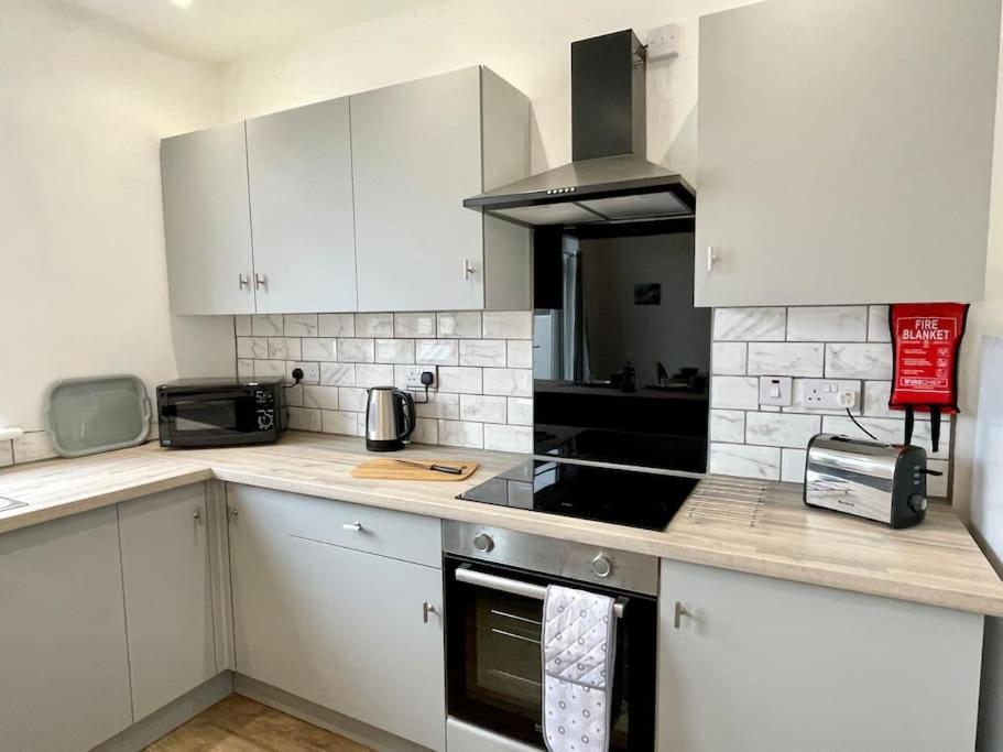 Portsmouth 3 Bedroom Getaway, Sleeps 6 Экстерьер фото