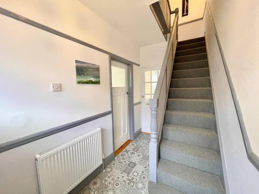 Portsmouth 3 Bedroom Getaway, Sleeps 6 Экстерьер фото