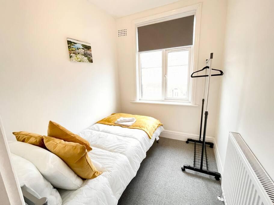 Portsmouth 3 Bedroom Getaway, Sleeps 6 Экстерьер фото