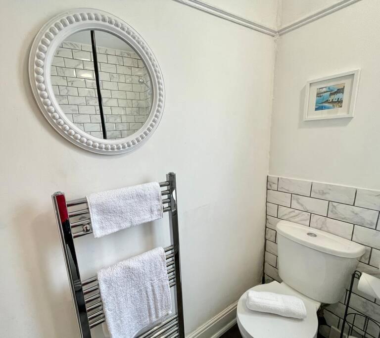 Portsmouth 3 Bedroom Getaway, Sleeps 6 Экстерьер фото
