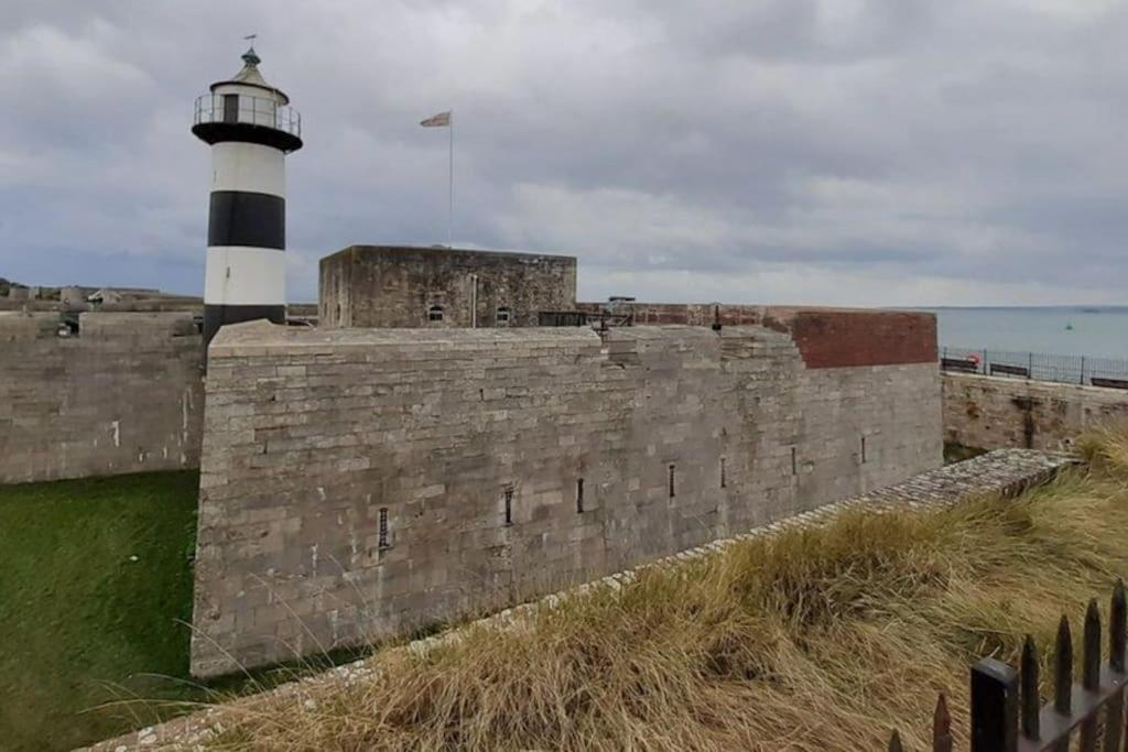 Portsmouth 3 Bedroom Getaway, Sleeps 6 Экстерьер фото