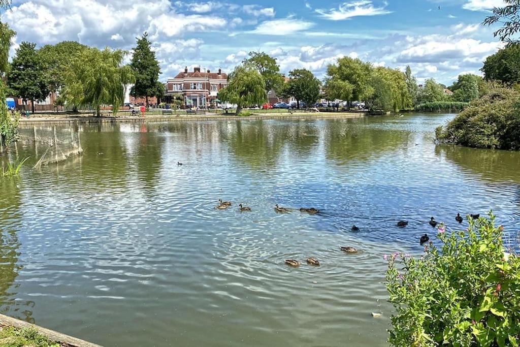 Portsmouth 3 Bedroom Getaway, Sleeps 6 Экстерьер фото